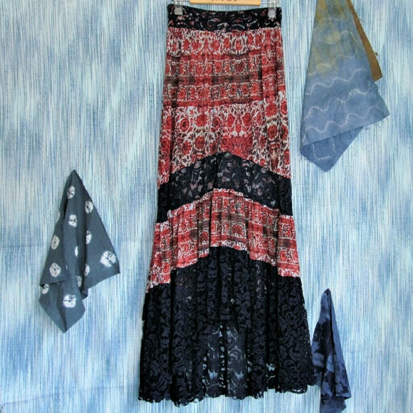 UO Ecote lace block maxi skirt - Picture 4 of 7